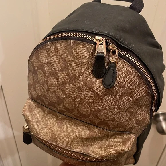 Coach, please check all picture of condition - Picture 12 of 16